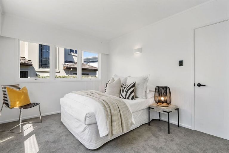 Photo of property in 1/16 Rangitoto Terrace, Milford, Auckland, 0620