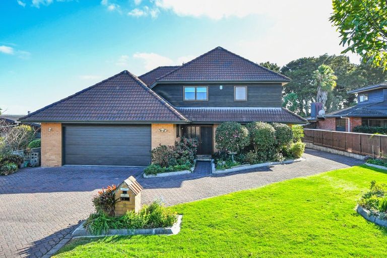 Photo of property in 8 Lemonwood Place, The Gardens, Auckland, 2105