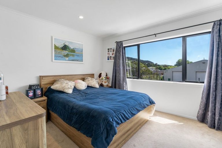 Photo of property in 19/9 Surrey Street, Tawa, Wellington, 5028