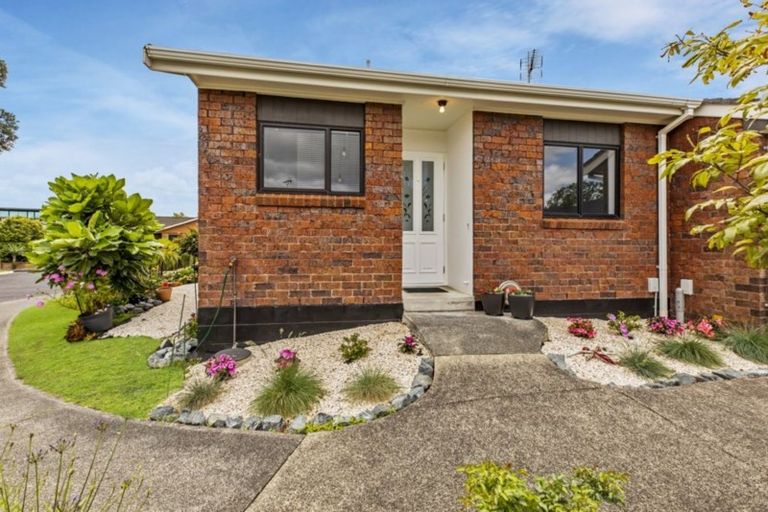 Photo of property in 1 Fantail Court, Orewa, 0931