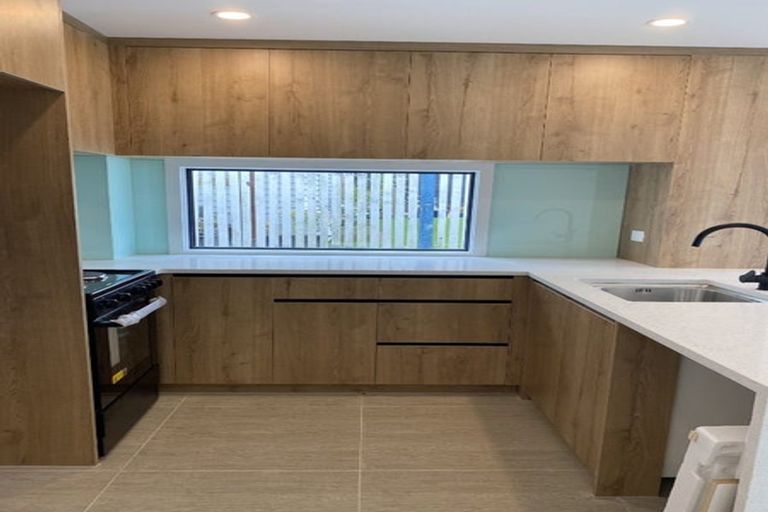 Photo of property in 840 East Coast Road, Oteha, Auckland, 0630