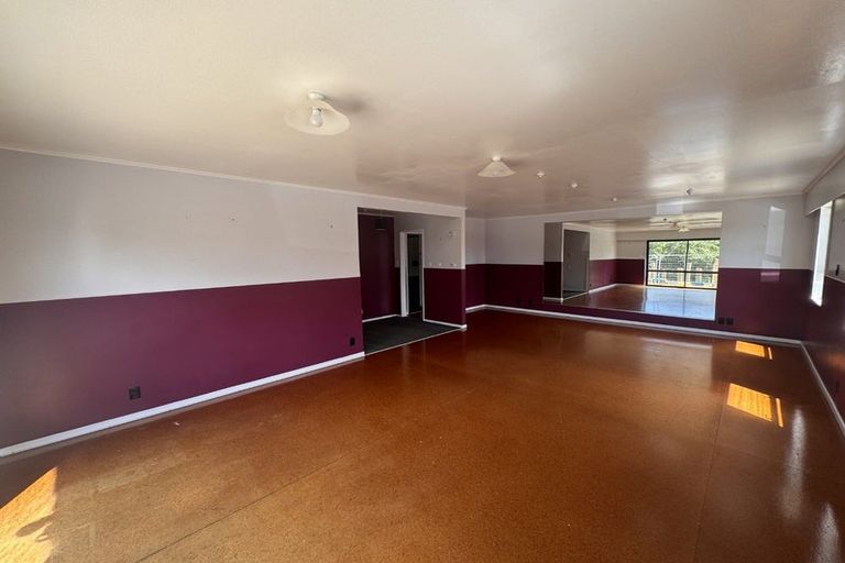 Photo of property in 25 Ngatitoa Street, Tawa, Wellington, 5028