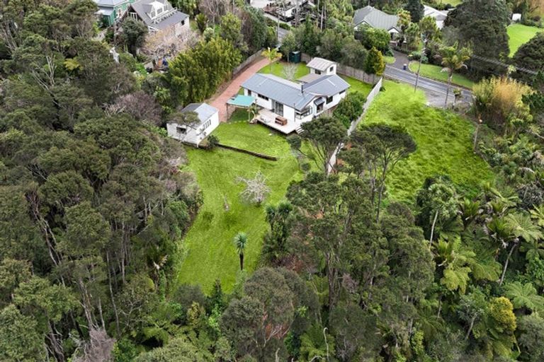 Photo of property in 204 Shaw Road, Oratia, Auckland, 0604