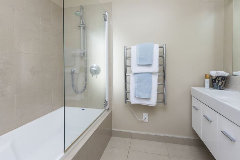 Photo of property in 135 Major Hornbrook Road, Mount Pleasant, Christchurch, 8081