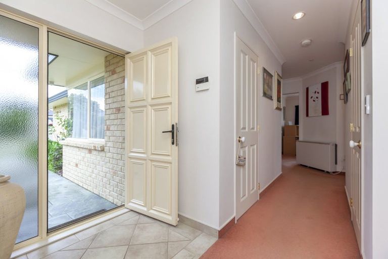 Photo of property in 90 Realm Drive, Paraparaumu, 5032