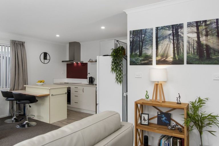 Photo of property in 11 Lance Way, Papamoa, 3118