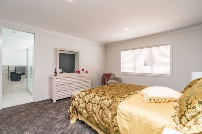 Photo of property in 43 Stace Hopper Drive, One Tree Point, 0118