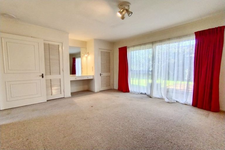 Photo of property in 2/36 Pupuke Road, Takapuna, Auckland, 0622