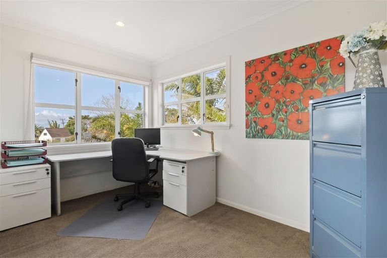 Photo of property in 113 Carlisle Road, Torbay, Auckland, 0632