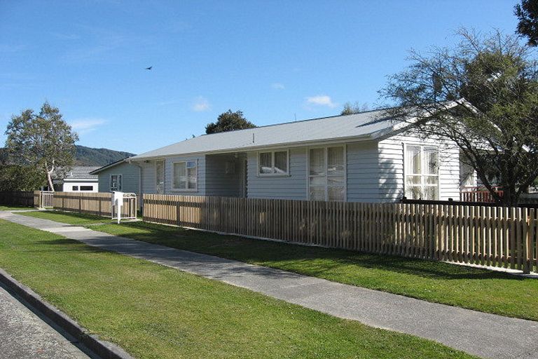 Photo of property in 2 Bunratty Grove, Wainuiomata, Lower Hutt, 5014