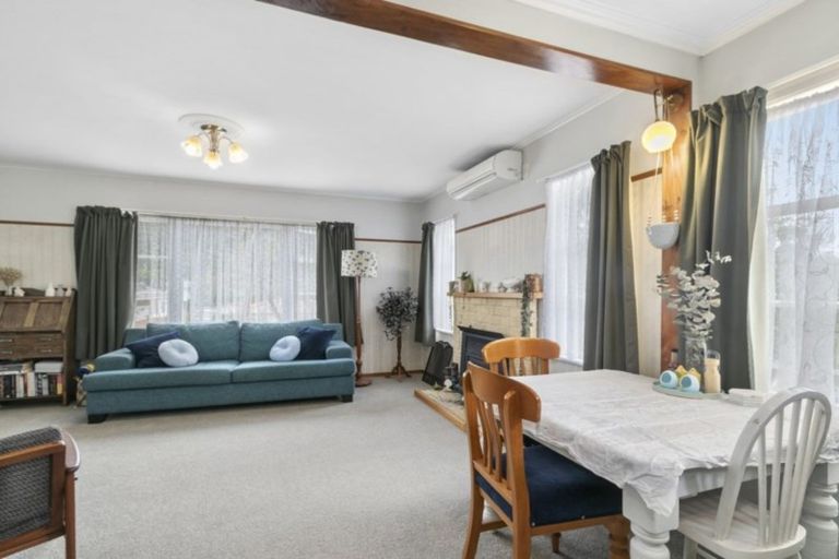 Photo of property in 21 Gardiner Grove, Wainuiomata, Lower Hutt, 5014