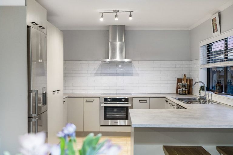 Photo of property in 20 Milson Drive, Papakura, 2110