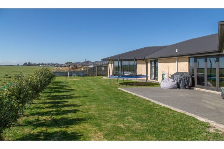 Photo of property in 7 Dundee Close, Darfield, 7510