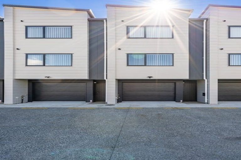 Photo of property in 28 Tukari Lane, Mangere Bridge, Auckland, 2022