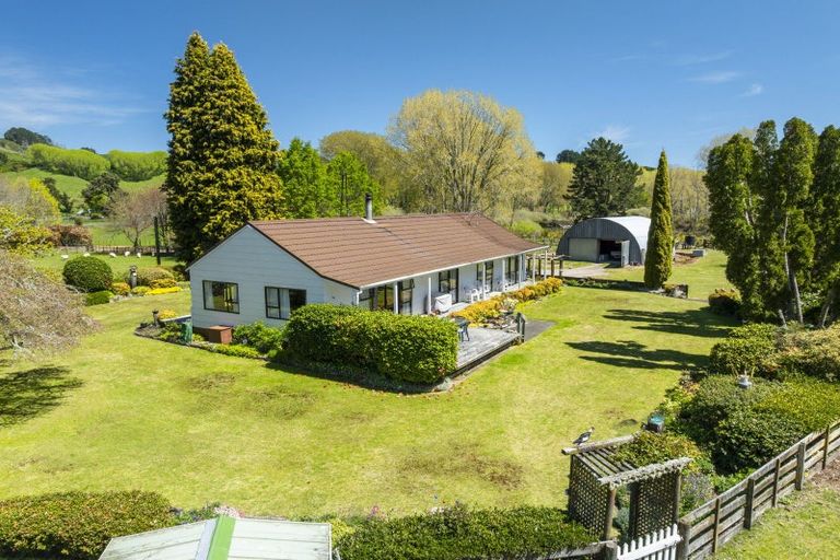 Photo of property in 906 Tukairangi Road, Acacia Bay, Taupo, 3385