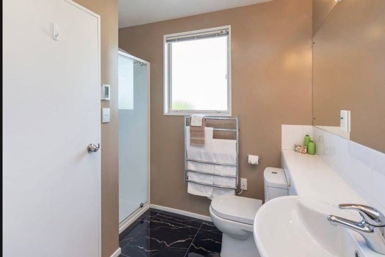 Photo of property in 28 Mayfair Street, Riccarton, Christchurch, 8011