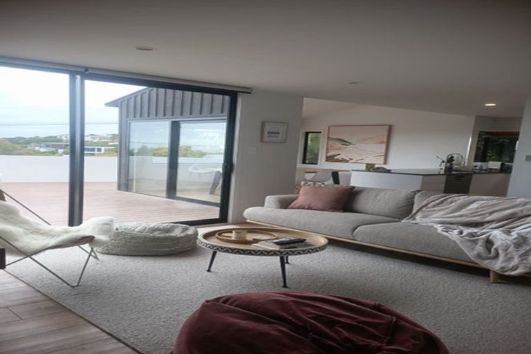 Photo of property in 2/182 Mount Pleasant, Mount Pleasant, Christchurch, 8081