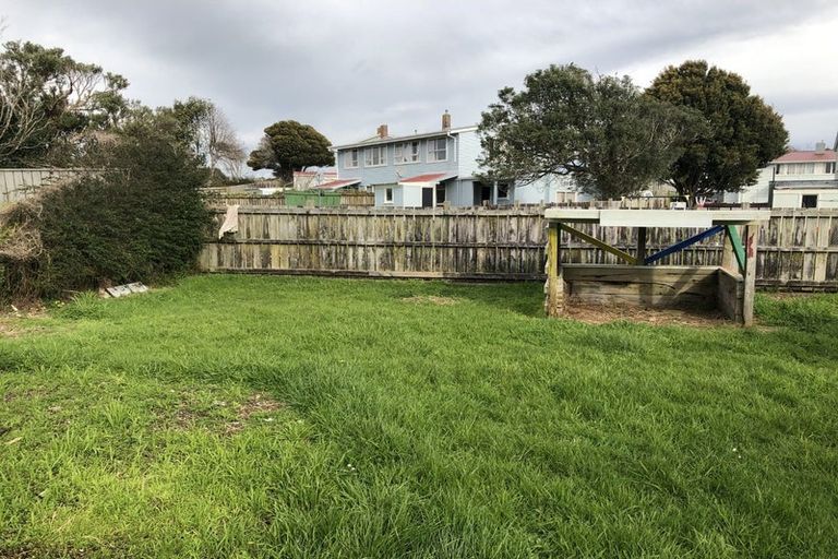 Photo of property in 10-12 Adventure Street, Marfell, New Plymouth, 4310
