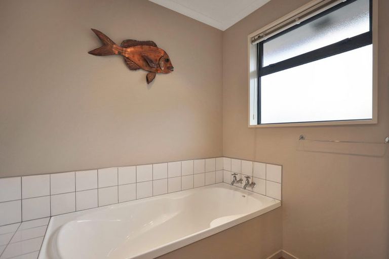 Photo of property in 32 Thomson Street, Tinwald, Ashburton, 7700