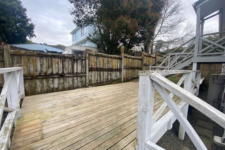 Photo of property in 14 Landow Place, Henderson, Auckland, 0612