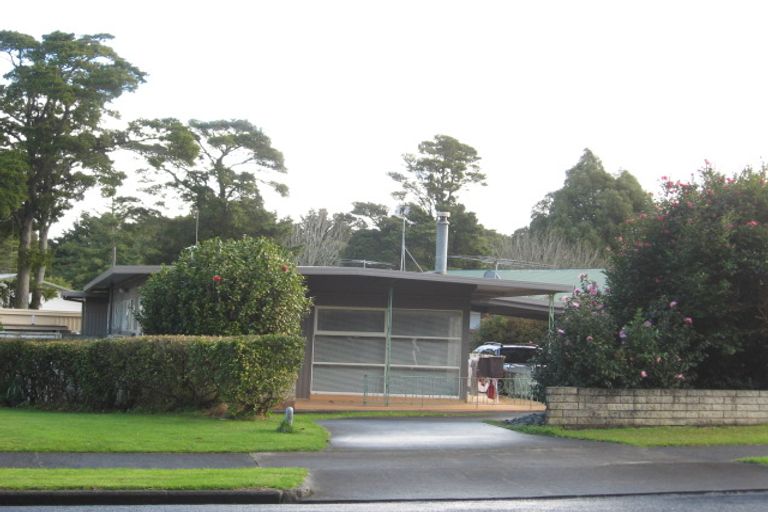 Photo of property in 12 Dennis Avenue, Hillpark, Auckland, 2102
