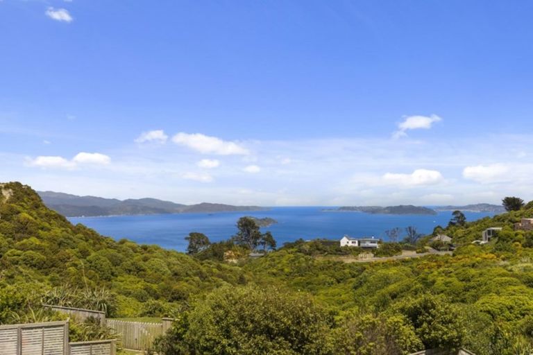 Photo of property in 16a Jasmine Grove, Maungaraki, Lower Hutt, 5010