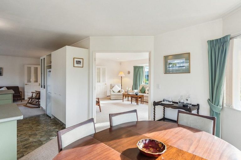 Photo of property in 6 Glen Loch Place, Paraparaumu, 5032