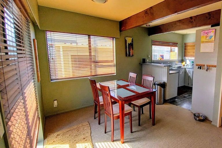 Photo of property in 27b Mana Esplanade, Paremata, Porirua, 5026