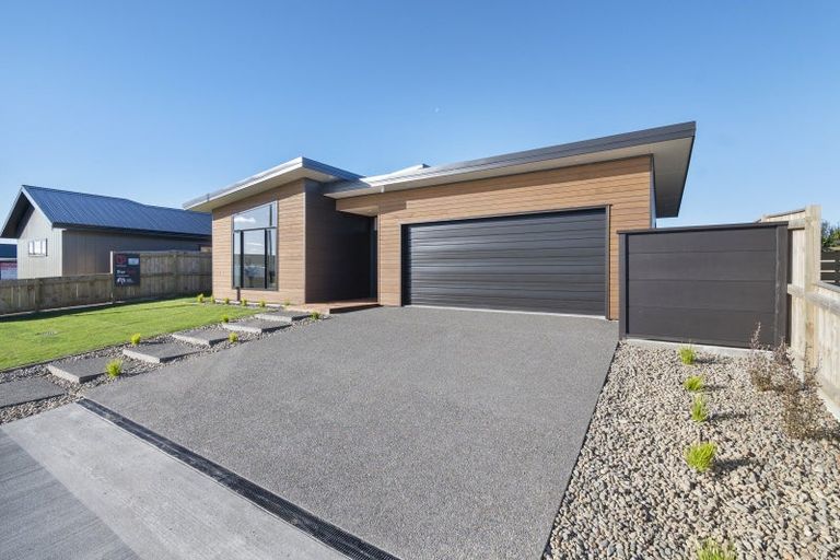 Photo of property in 12 Parkside Avenue, Maewa, Feilding, 4702