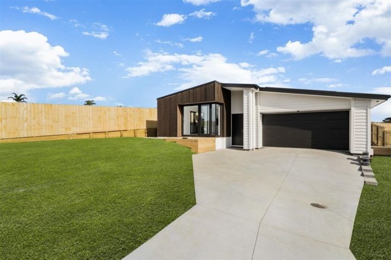 Photo of property in 124 Parkview Drive, Gulf Harbour, Whangaparaoa, 0930