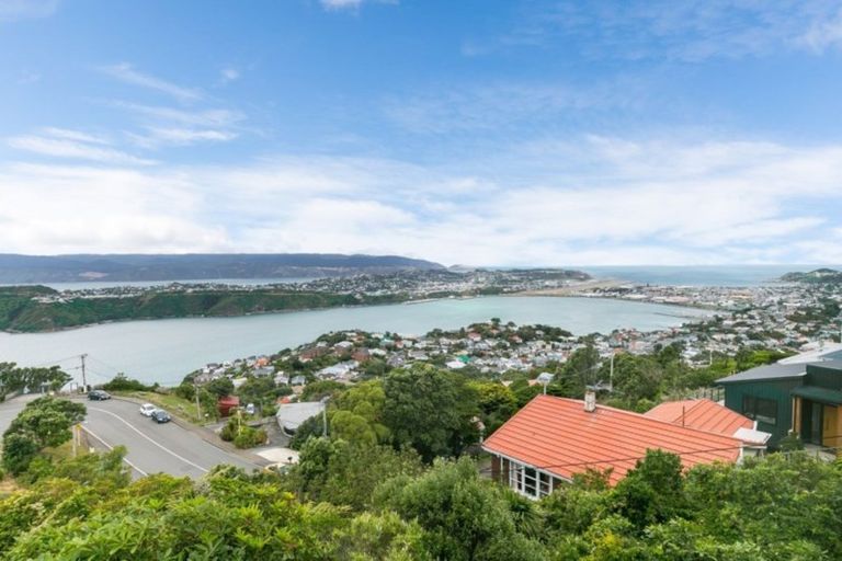 Photo of property in 4 Alexandra Road, Roseneath, Wellington, 6021