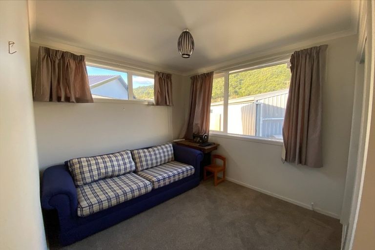 Photo of property in 41 Devon Street, Picton, 7220