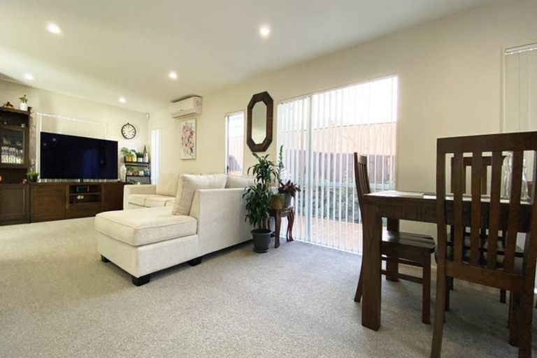Photo of property in 9 Bezar Place, Flat Bush, Auckland, 2016