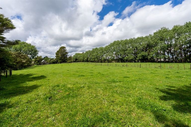 Photo of property in 1021 Old North Road, Waimauku, 0882