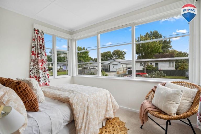 Photo of property in 22 Shearer Crescent, Naenae, Lower Hutt, 5011