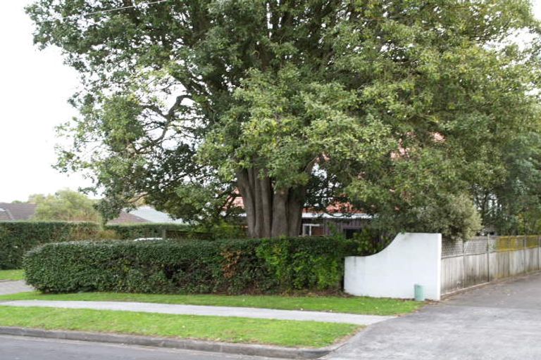 Photo of property in 4/43 Howe Street, Howick, Auckland, 2014