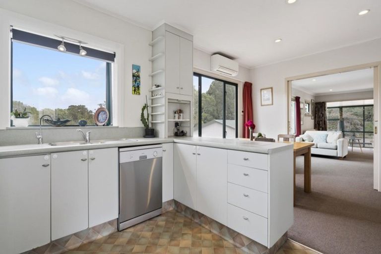 Photo of property in 98a Mangorei Road, Strandon, New Plymouth, 4312