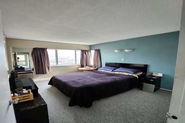 Photo of property in Melksham Towers, 604/131 Brougham Street, Mount Victoria, Wellington, 6011