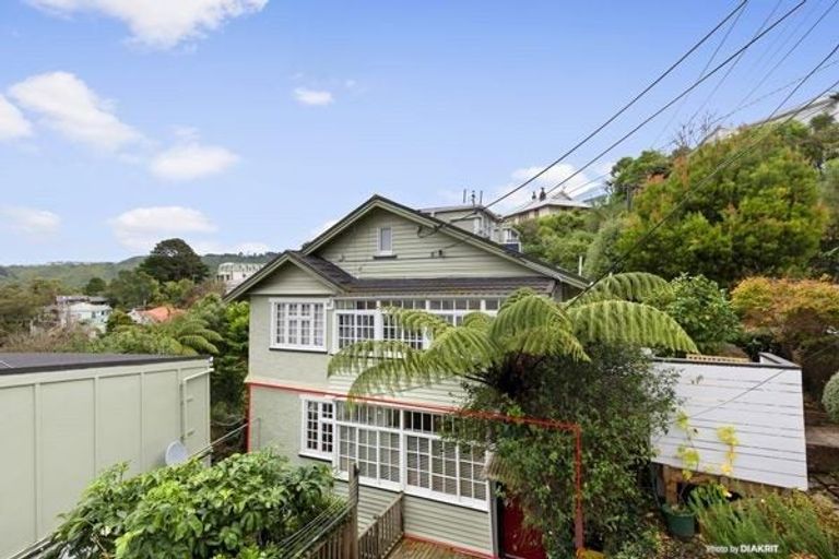 Photo of property in 145 Kelburn Parade, Kelburn, Wellington, 6012