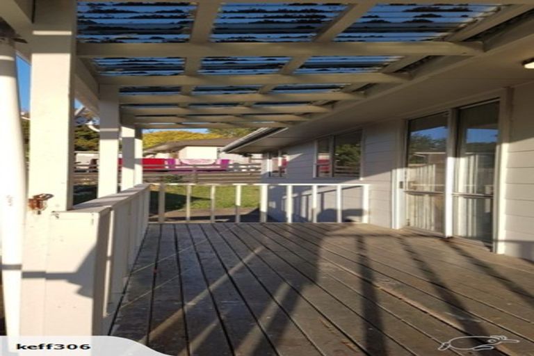 Photo of property in 14 Frobisher Way, Clendon Park, Auckland, 2103