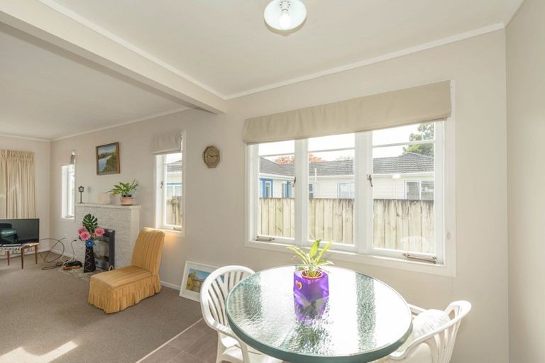 Photo of property in 26 Oxford Street, Fairfield, Hamilton, 3214
