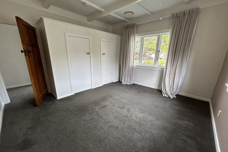 Photo of property in 41 Hillsborough Road, Hillsborough, Auckland, 1042