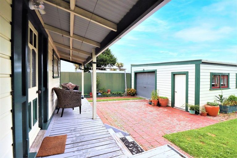 Photo of property in 89 Pembroke Street, Carterton, 5713