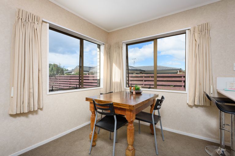 Photo of property in 2/100 Ranch Road, Mount Maunganui, 3116