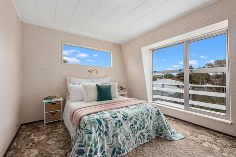 Photo of property in 5b Bracken Street, Wallaceville, Upper Hutt, 5018