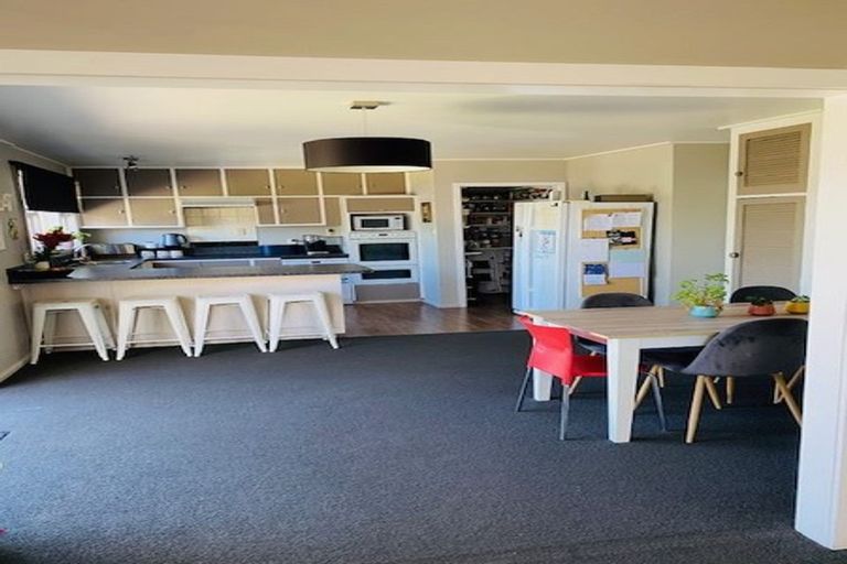 Photo of property in 268 Main North Road, Redwood, Christchurch, 8051