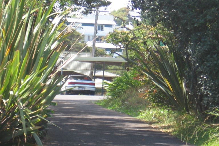 Photo of property in 2/11 John Court Street, Birkenhead, Auckland, 0626