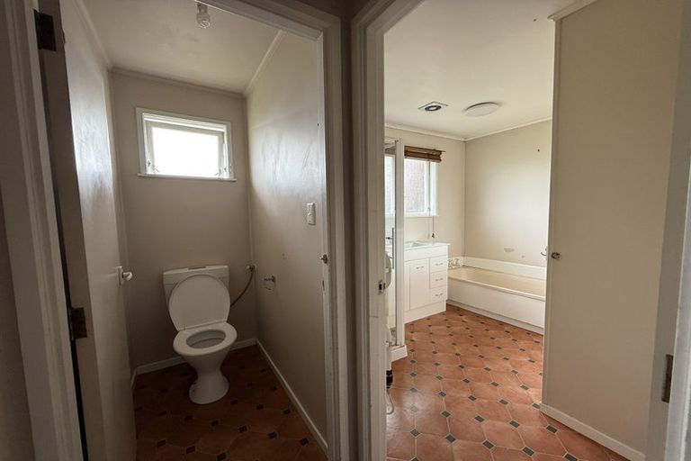 Photo of property in 66 Salamanca Road, Sunnynook, Auckland, 0620