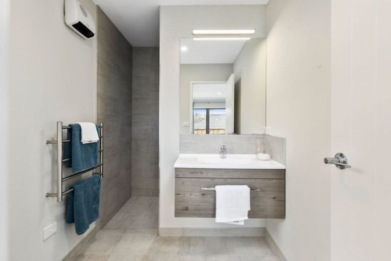 Photo of property in 319 Lakes Boulevard, Pyes Pa, Tauranga, 3112