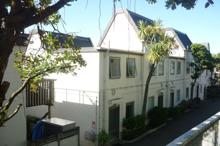 Photo of property in Sherwood Mews, 28l Bidwill Street, Mount Cook, Wellington, 6021